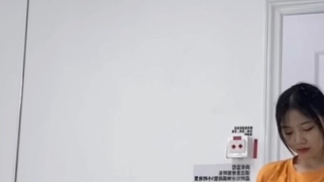 My friend said I've improved my facial expressions... High School Student | 06 | SNEAKERS Cover