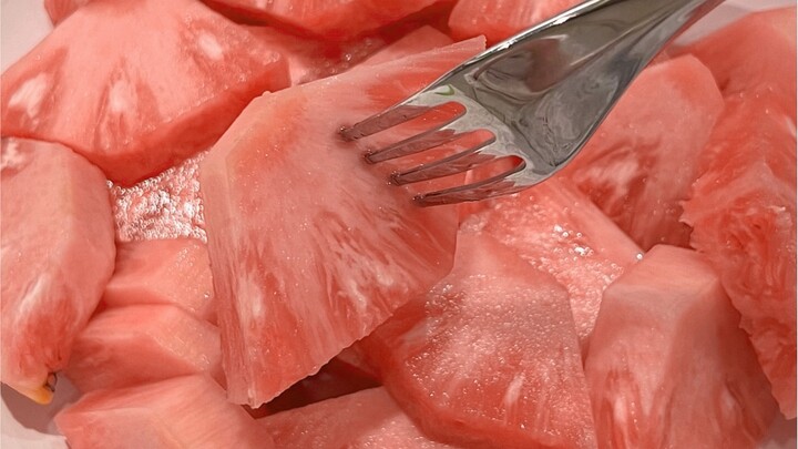 Spent 800 yuan on a [Pink Pineapple]?!?