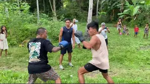 Boy Tapang Pinadugo ang ilong ni Boss Damm Tv - before Battle of Youtubers Fight