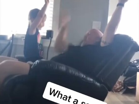 Đứa trẻ đó rất khó giết.