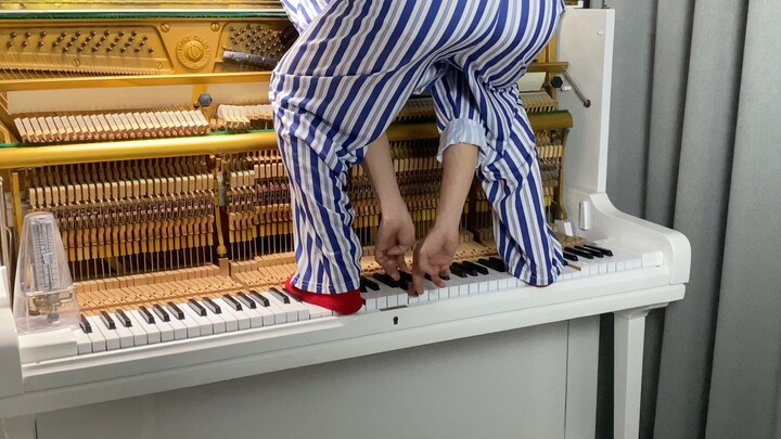 Tôi nghe nói những người học piano rất thanh lịch. Tôi không chỉ thanh lịch mà còn rất tự do.