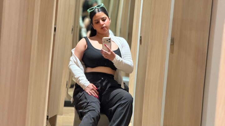 Gym fit ft a midsize girlie