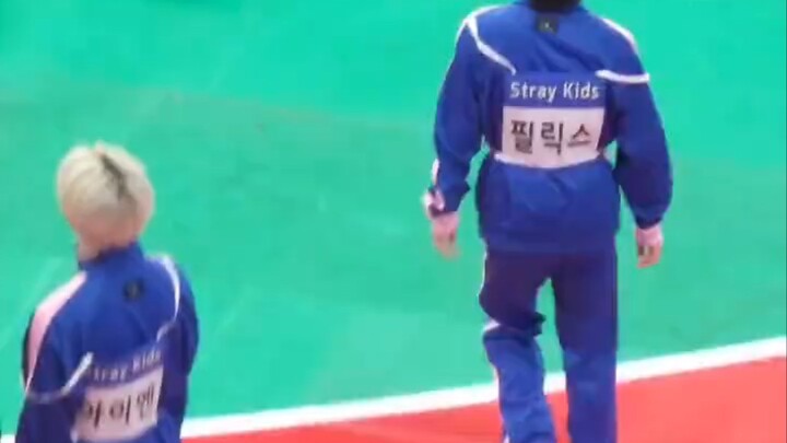 Stay bertanya ke mana anggota lainnya, berharap Long Fu bisa memboyong mereka semua ke sini. Maka Lo