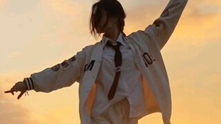 "เราอยากบินไปยังศูนย์กลางของโลกด้วยกัน" EXO คัฟเวอร์เพลง "Butterfly Girl"