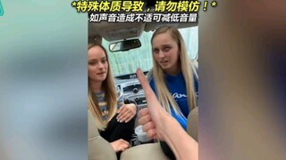 因为小时候爱吸拇指，这个美国小哥哥Jacob Pina的拇指不但奇长还能伸缩自如.....  因为他能强制让拇指脱臼，从而延长到最长12厘米..