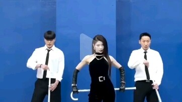 Ngủ dậy phát hiện có cả phiên bản phòng tập, tuyệt quá, điệu nhảy này đúng là nên để cả người lên hì