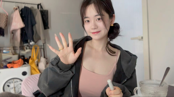 รายงานกิจวัตรประจำวันของแฟนสาวที่อยู่คนละเมือง: เรียนพิลาทิส+กินเค้ก+พาแมวกลับบ้าน+ทำอาหารบ้านๆ+เรีย