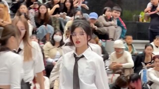 [Click to see the spicy female teacher beat up the "scumbag"] Girls' Generation's "Mr.Mr" - Huang Mi
