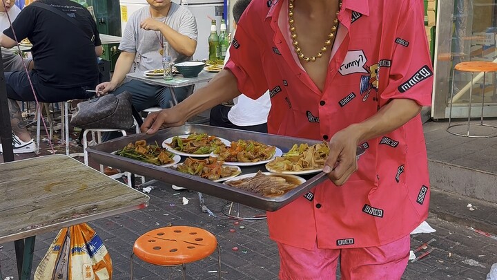 ร้านอาหารมุสลิมภาคตะวันออกเฉียงเหนือ จ่าย 100 หยวนได้ถึงสิบจาน กินยังไงก็ไม่หมด! #อร่อยริมทาง #ของกิ