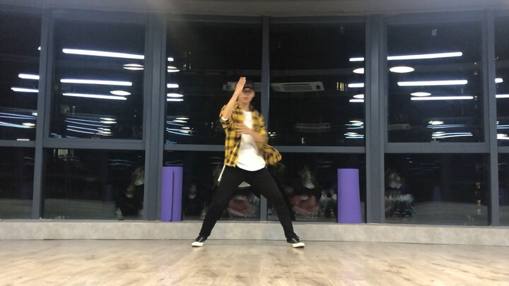 Zhang Yixing - Honey (Hey!) Dance Cover & Mini Tutorial