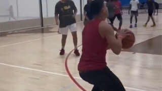ตอนแรกแนะนำให้เขาไป WWE แต่เขากลับยืนกรานจะไป NBA