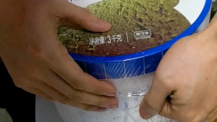 60 tệ mua cây kem to hơn cả đầu