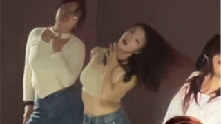 04年女大二学生 Boyz翻跳～这个卡点感太舒适了
