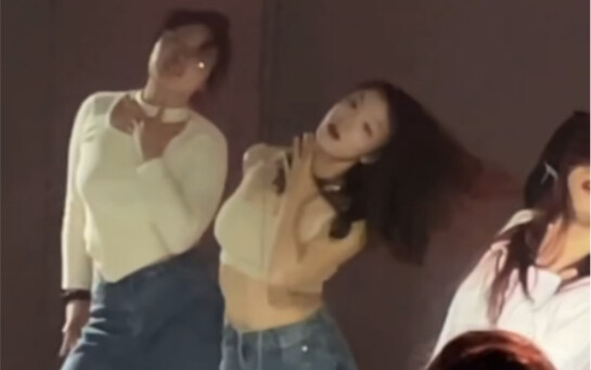 04年女大二学生 Boyz翻跳～这个卡点感太舒适了