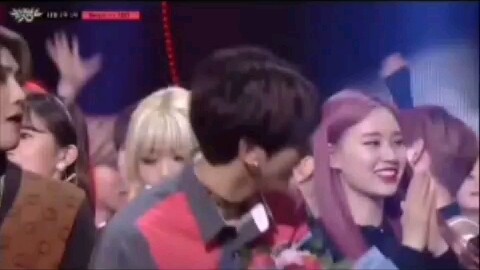 【EXO】Tempo encore stage – badly subtitled version: Jongdae, please let me get a semi-permanent versi