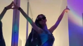 عرض النماذج اليومي لسكن السيدات في نيوجينز!