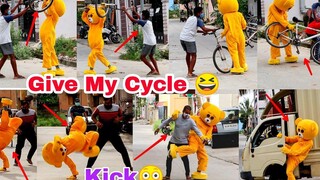 คนรำคาญ😆 ตุ๊กตาหมี Backchodi 😂 Prank อินเดีย บังกาลอร์ นายบ้า