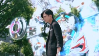The sound effects are different every time you transform, Haki Eitoshi, you bastard...
