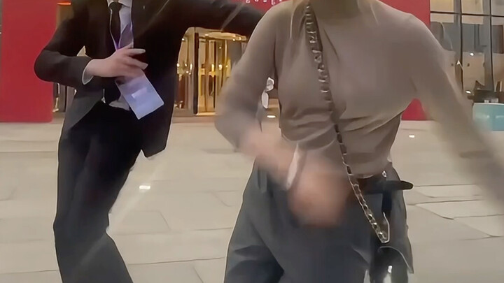 افتتاح المؤتمر العالمي للغة الصينية باستخدام أسلوب الموضوع 3؟