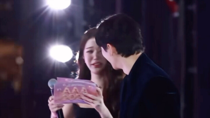 Where’s your goddess persona, Jang Won-young...?