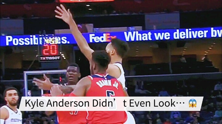 Kyle Anderson Didn’t Even Look… 😱
