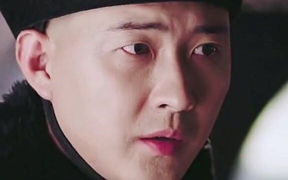 ที่เรียกว่าข้ารับใช้ผู้จงรักภักดีก็คืออย่างซานเป่าไงล่ะ ตอนท่านถูกเนรเทศไปยังตำหนักเย็น ก็คุกเข่าส่ง