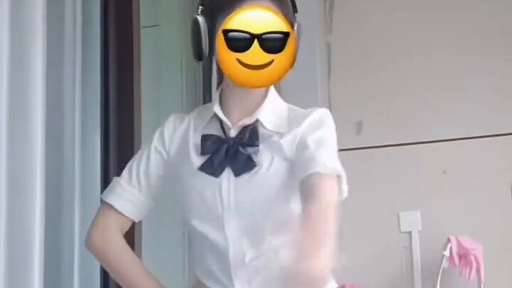 Musik apa ini? Enak banget.