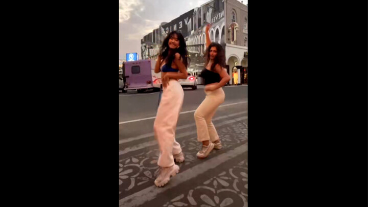Menari｜Gadis-gadis Seksi di Jalan-jalan Los Angeles