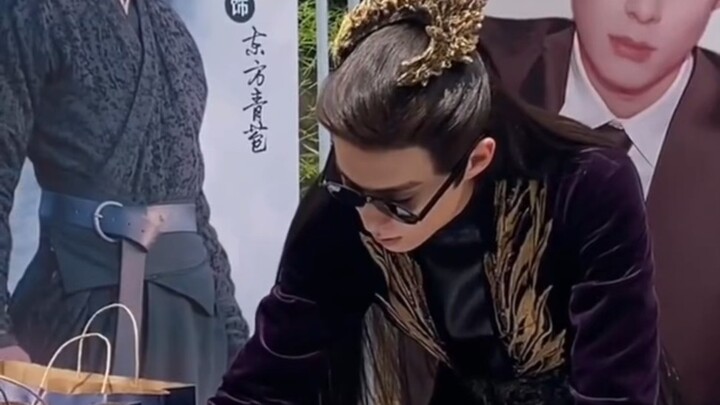 ทำไมมันตลกขนาดนี้ล่ะ