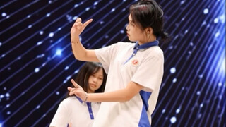 บอกแต่แรกเลยว่าการฝึกทหารจะได้เห็นรุ่นพี่สาวเต้นลูซิเฟอร์