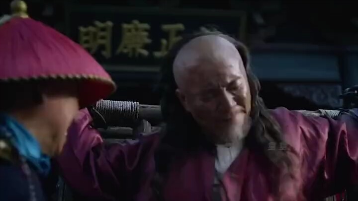 ارتكب الجنرال شرورًا عديدة، لكن عندما استعد حاكم المقاطعة لإعدامه، اكتشف أن لديه أكثر من معطف أصفر و