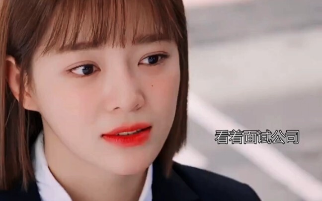 The female lead’s new drama is so cool and confident—did she grab the wrong script? She’s totally gi