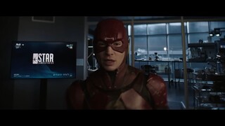 Ezra Miller's Flash Bertemu Grant Gustin's Flash - Crisis On Infinite Earths