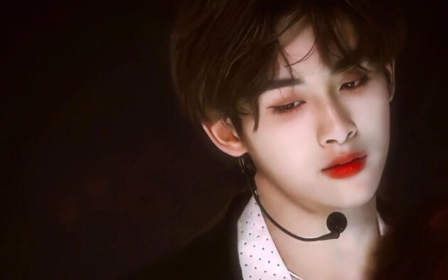 “พอตั้งสตูดิโอแล้วเว่ยก็กลายเป็นหมากถูกทิ้งไปเลยเหรอ?” “คนนี้ไม่ได้ดังเพราะเมล็ดข้าวสาลีหรอกเหรอ?” ต