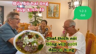 Nấu bún bò Chef và ông xã ăn tối húp sạch tô/Chef thích nói tiếng việt/cathy gerardo/cuộc sống pháp