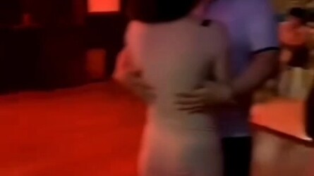 ฉันคิดว่าทุกคนที่มาที่นี่ไม่รู้จักวิธีการเต้นรำ