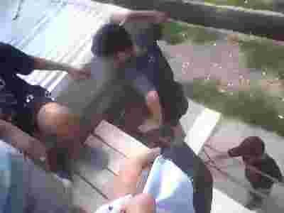 4 kid's fall down because the wood couldn't handle them