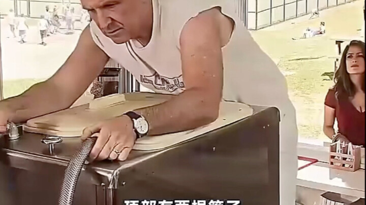 เด็กน้อยเข้าใจผิดคิดว่านี่คือขั้นตอนการทำไอศกรีม... โคตรฮาเลยฮ่าฮ่า