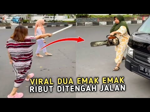 AKSI LUCU DUA IBU IBU GEGERKAN JALAN RAYA !! Funny Comedy Videos