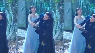 "Wang Hedi × Yu Shuxin" và "Cặp đôi Thương Lan" buông tay khi nhìn thấy camera. Ai biết được?