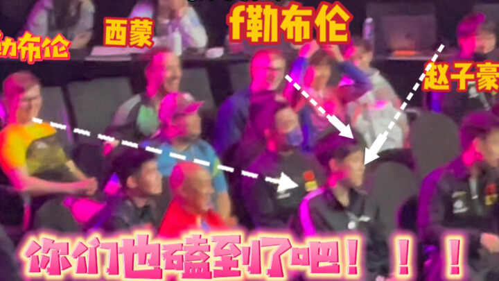 “ยิ้มทุกวัน” ตอน “กี่คนกันนะที่ได้เห็นความงุนงงจนทำอะไรไม่ถูกของหัวหน้าหวัง” และ “บทสรุปปฏิกิริยาขณะ