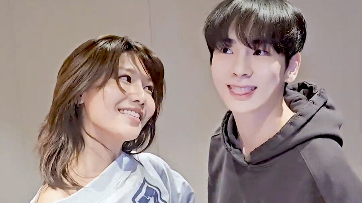Gadis cantik dan pria tampan menikmati yang terbaik [Choi Sooyoung x Kim Ki-Bum Key] Tantangan yang 
