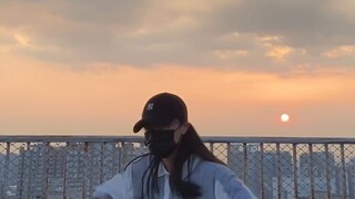 Does the prelude of EXO's "MAMA" sound familiar? | This dance is so cool! ! Chasing the sunset