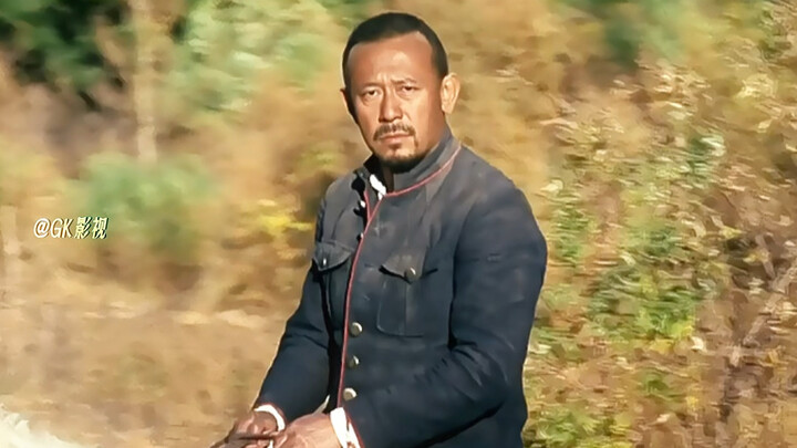 Dahulu berperang gempar dunia, semalam berjalan sendiri membingungkan zaman.