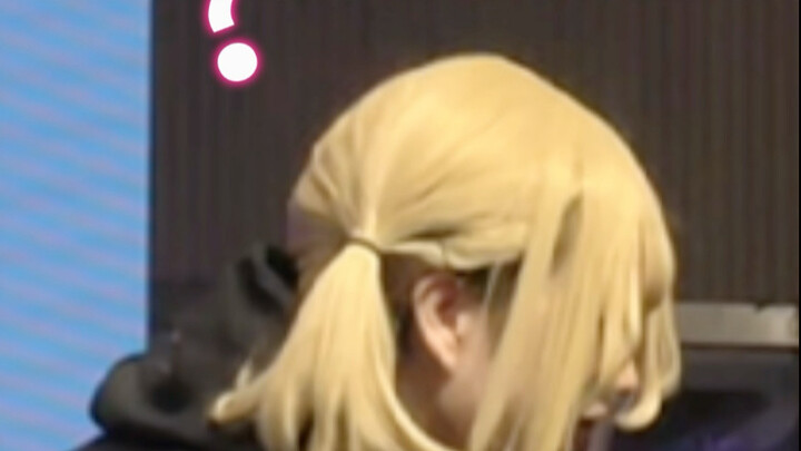 人怎么会在15秒内造成两起舞台事故！！！