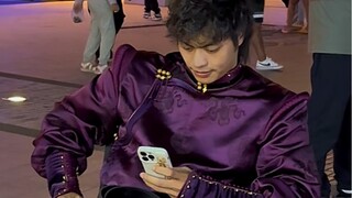 “เคารพทุกเสียง แต่จงเป็นตัวของตัวเอง”