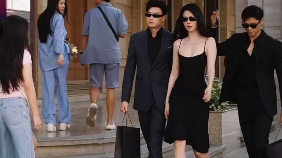 MAFIA GIRL IN PUBLIC