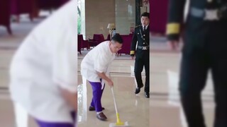 [EN SUB] Rich Guy Pretends to Be Guard for Love, Gets Bullied - Ep. 3