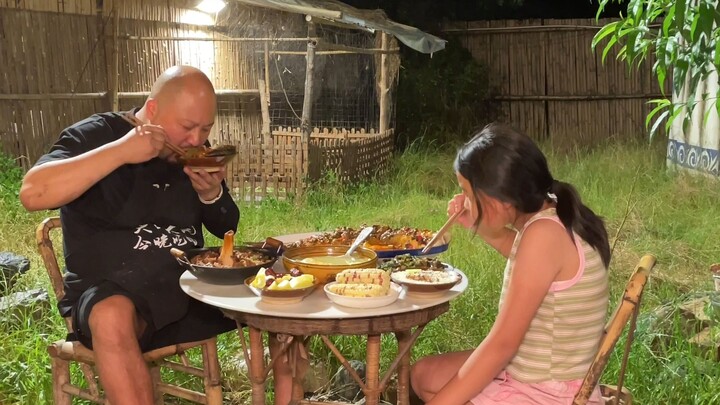 ความเหงาคือภาวะปกติของชีวิต วันนี้กินเบาๆ สักหน่อย แค่ปลาหยาและขาหมูง่ายๆ ก็พอแล้ว