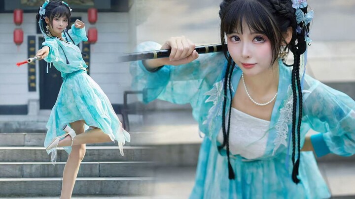 Adik junior yang baru datang untuk melapor. Dia memainkan serulingnya dengan sangat cepat.